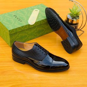 Gucci Men Wetlooks Oxford Leather Shoe - Black